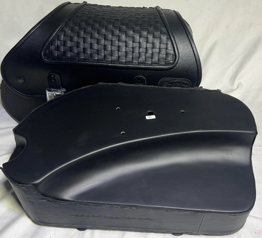 423F- Saddleline Harley-Davidson Softail Deluxe FLSTN Saddlebags With Quick Detaching Mounting. - Image 7