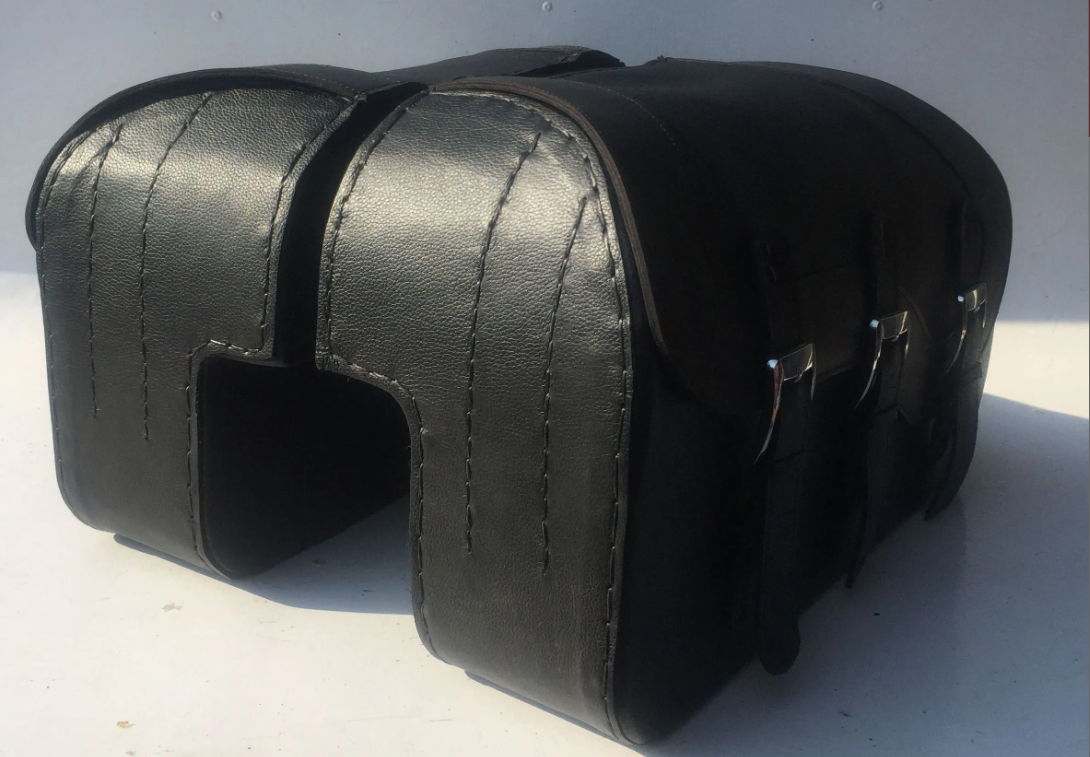 426F3- Saddleline Harley-Davidson Softail Deluxe FLD and FLDE Saddlebags With Quick Mounting. ( Fitment 2018-2019-2020-2021). - Image 5
