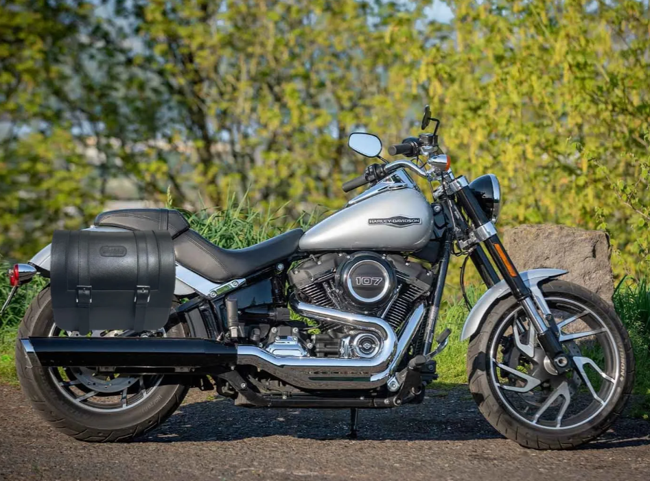 431F- SADDLELINE Harley-Davidson Softail Sports Glide Saddlebags With Quick Disconnect Mounting