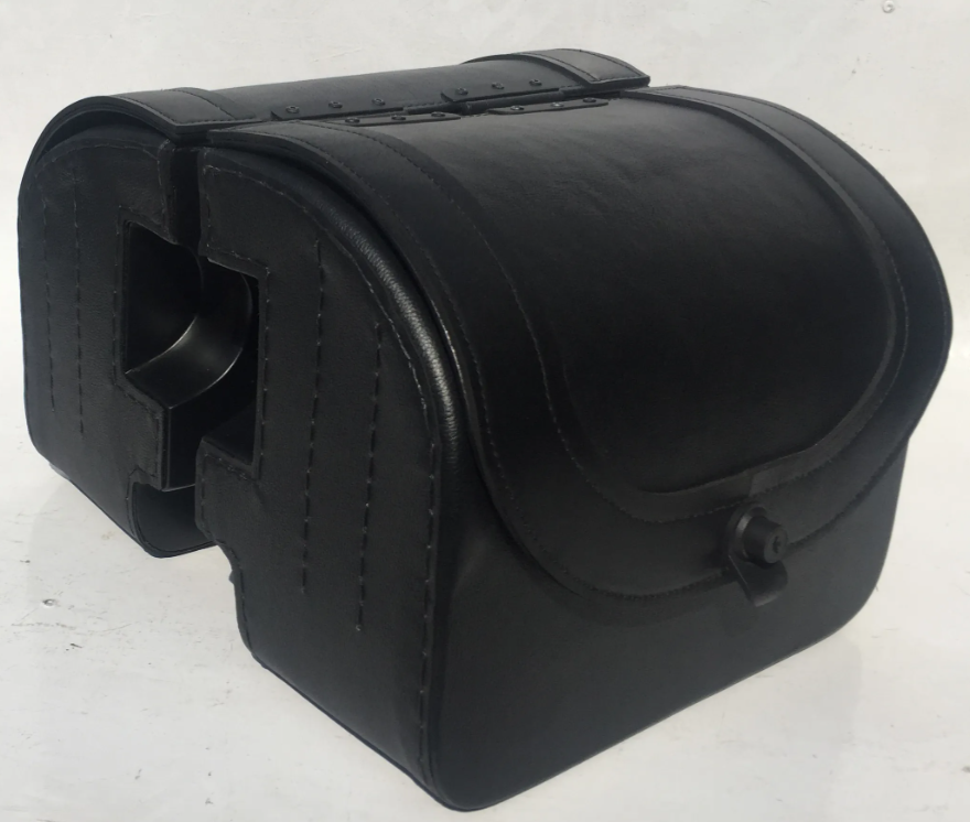 903L- SADDLELINE Harley-Davidson Softail Blackline FXS Lockable Saddlebags With Quick Disconnect Mounting. - Image 4