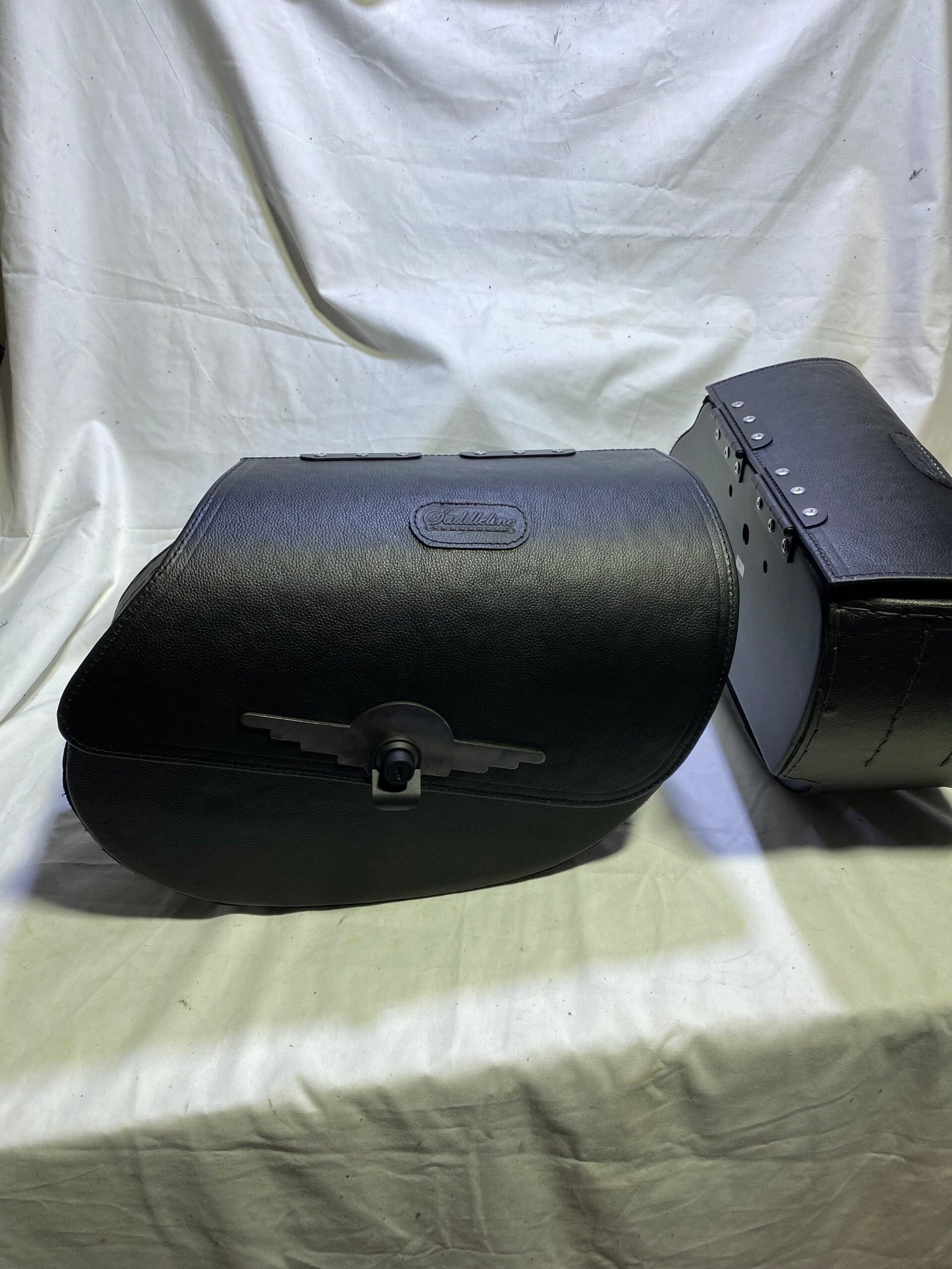 1011L- Saddleline Harley-Davidson Dyna Super Glide FXDC FXD Saddlebags With Quick Mounting. - Image 4