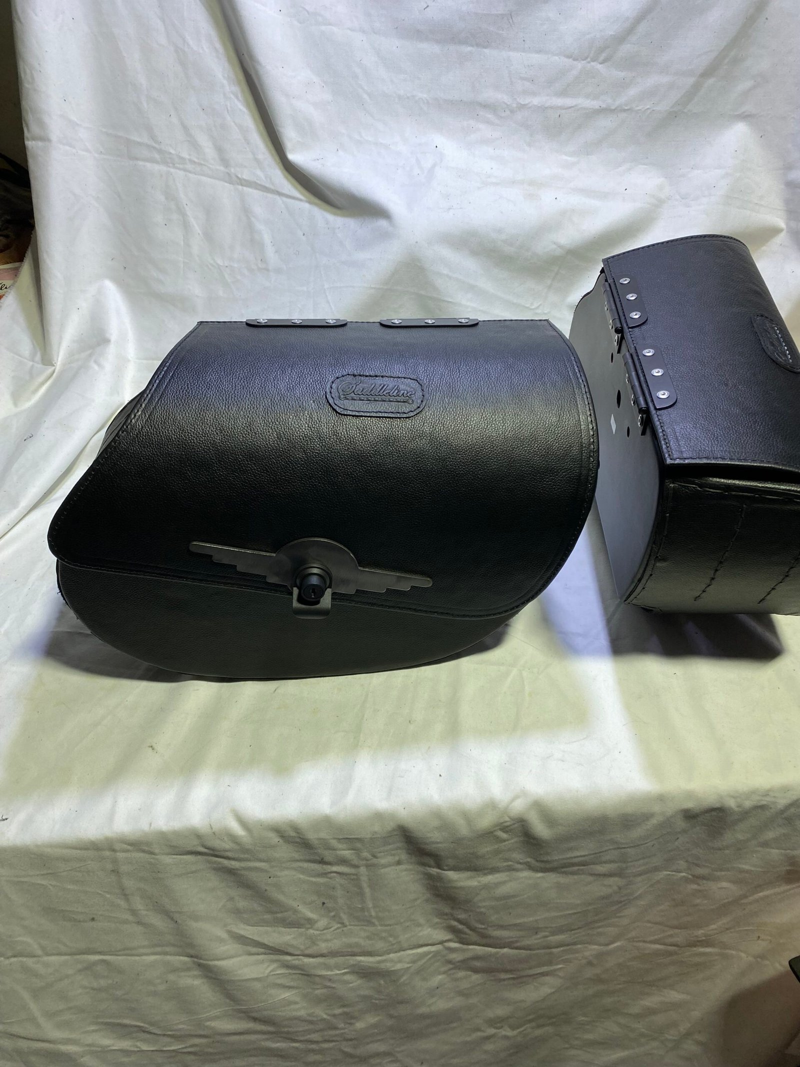 4122L- Saddleline Harley-Davidson Street Bob FXDB Saddlebags ( Lockable) with quick mounting. Included. - Image 7