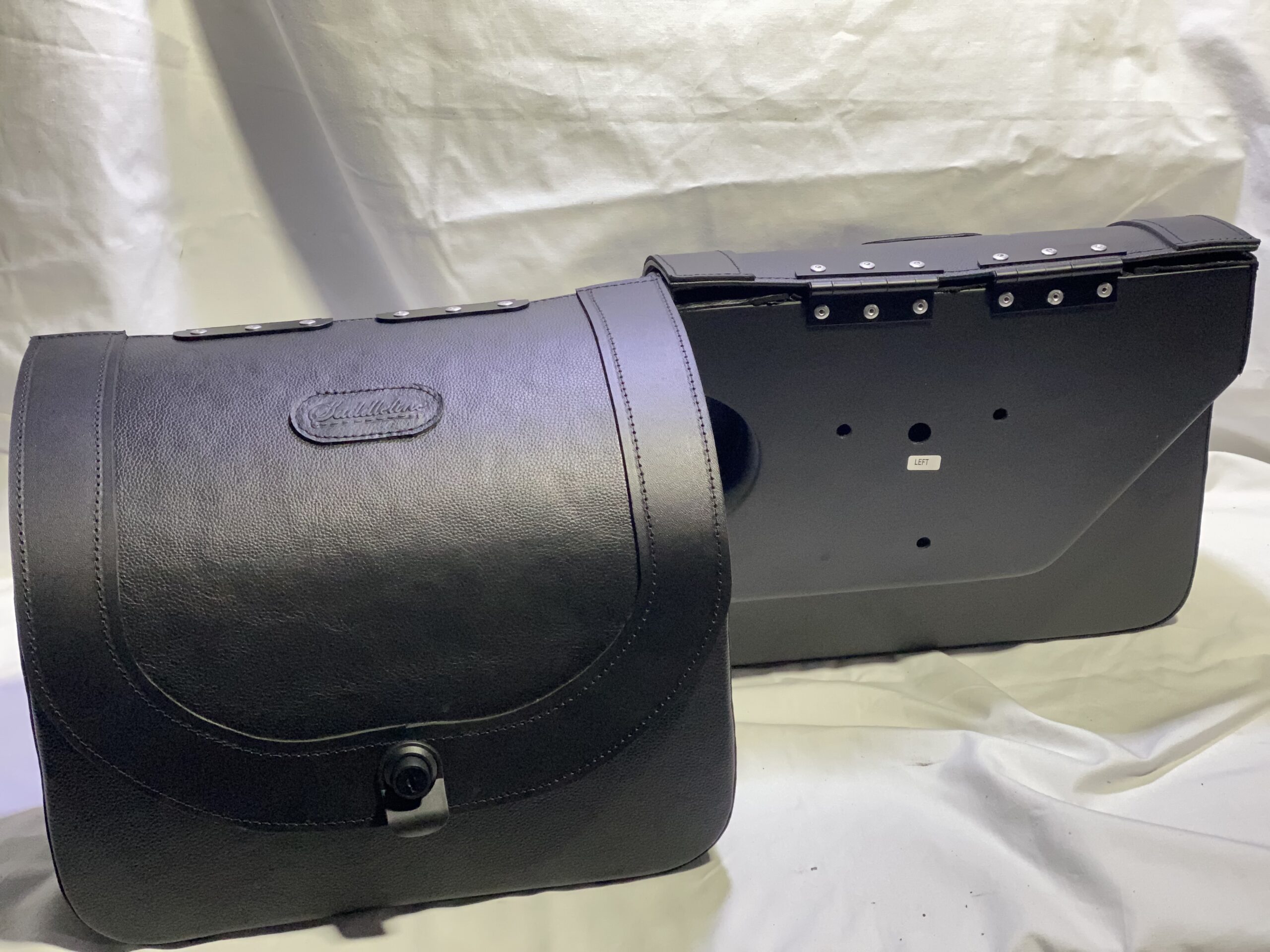 409L-Saddleline Harley_Davidson Softail Slim FLS & FLSS Saddlebags /Quick Detach Mounts/Lockable. (Years 2012-2017) - Image 5