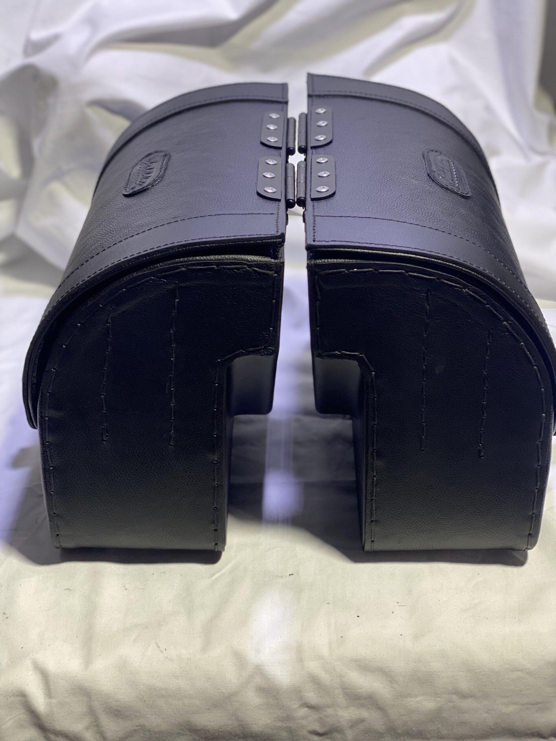 409L-Saddleline Harley_Davidson Softail Slim FLS & FLSS Saddlebags /Quick Detach Mounts/Lockable. (Years 2012-2017) - Image 3
