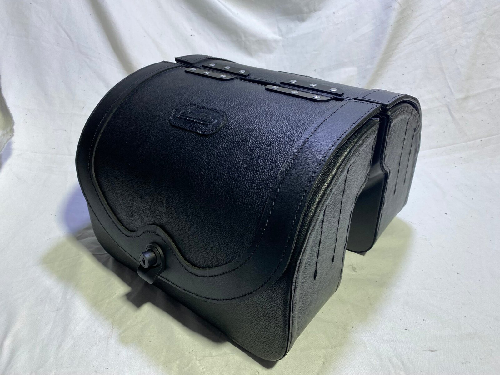 906SQL- Saddleline Harley-Davidson Softail Crossbones FLSTSB Saddlebags with Quick Mounting Hardware. (Lockable) - Image 2
