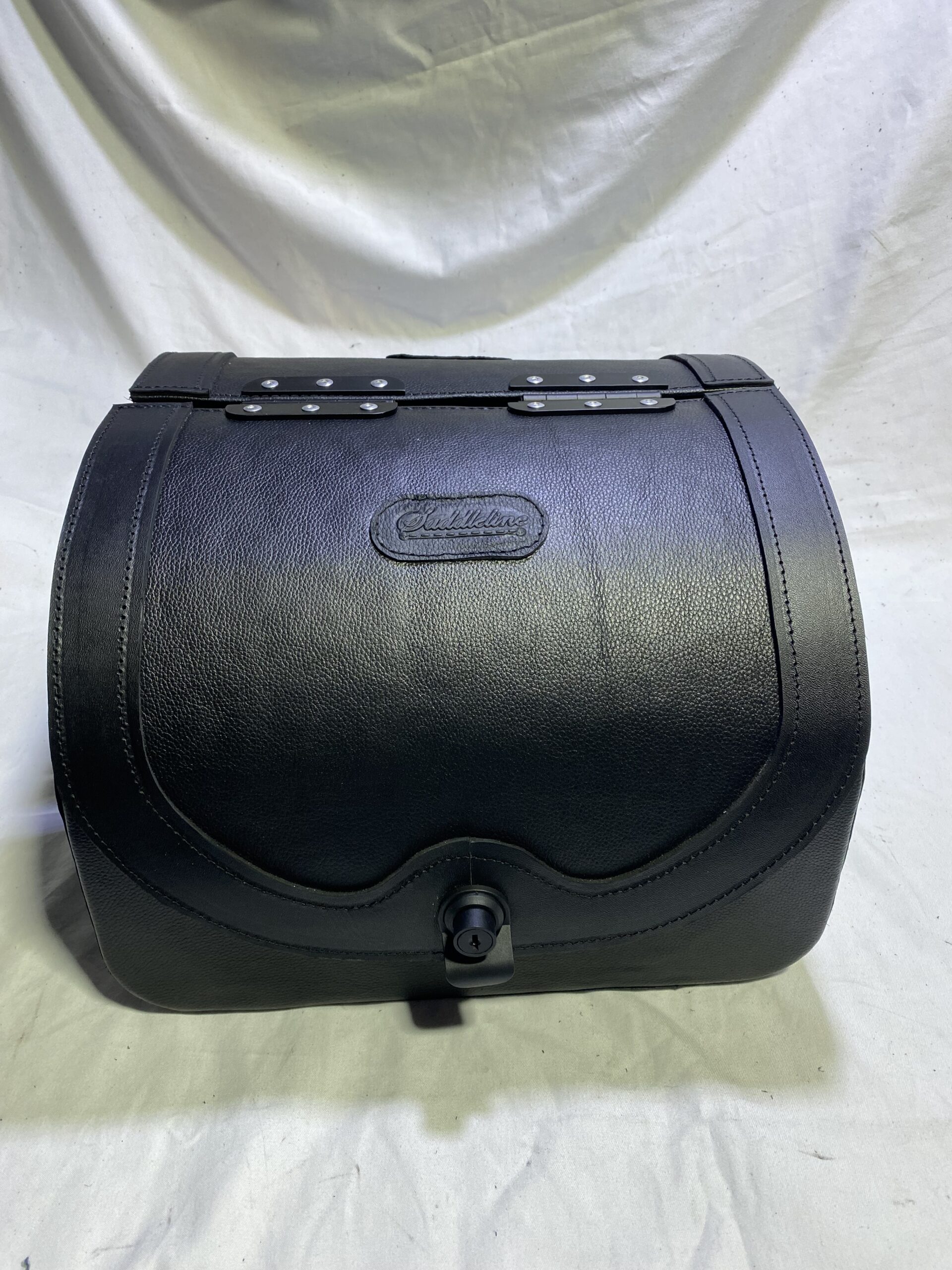 SS480L- Saddleline Harley-Davidson Saddlebags for Softail Standard FXST Lockable With Quick Disconnect Mounts. - Image 2
