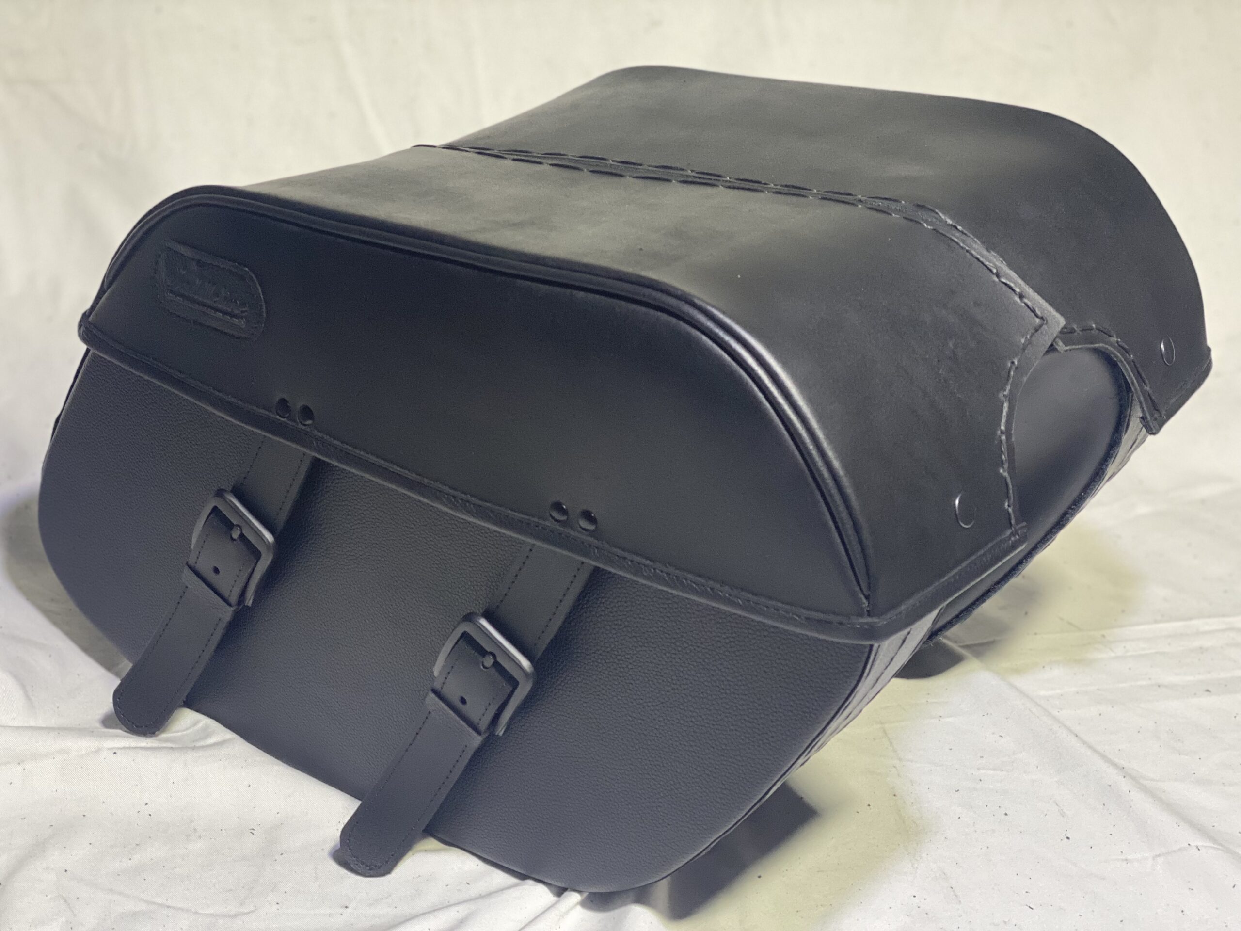 1003F SADDLELINE HARLEY-DAVIDSON Saddlebags for Dyna STREET BOB FXDB  With Quick Mounts. - Image 7