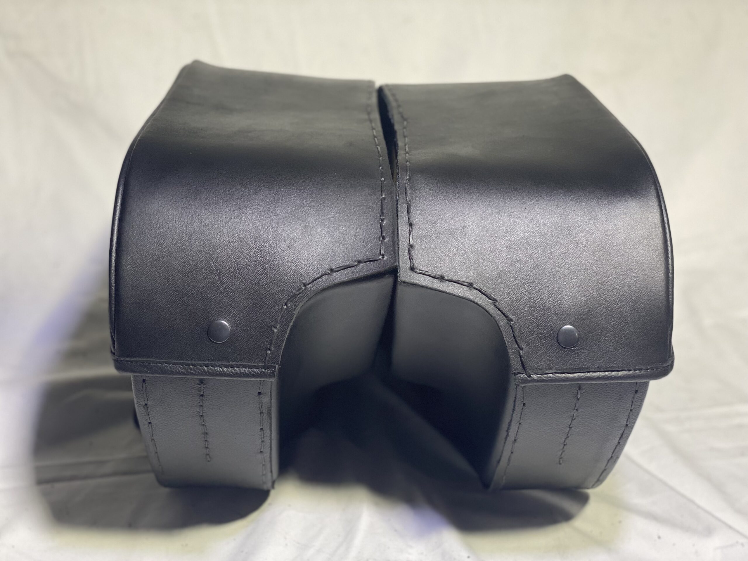 1003F SADDLELINE HARLEY-DAVIDSON Saddlebags for Dyna STREET BOB FXDB  With Quick Mounts. - Image 8