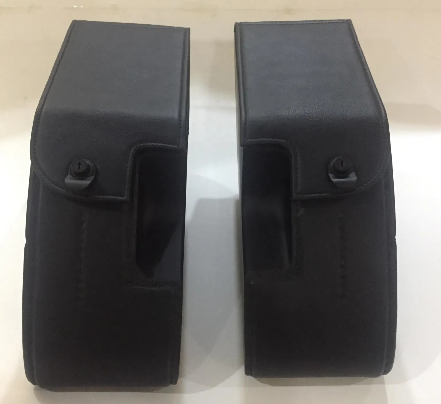 102- Saddleline Harley-Davidson Softail Fat boy FLSTF LOCKABLE Saddlebags (Large size) With Quick Disconnect Mounting. - Image 2
