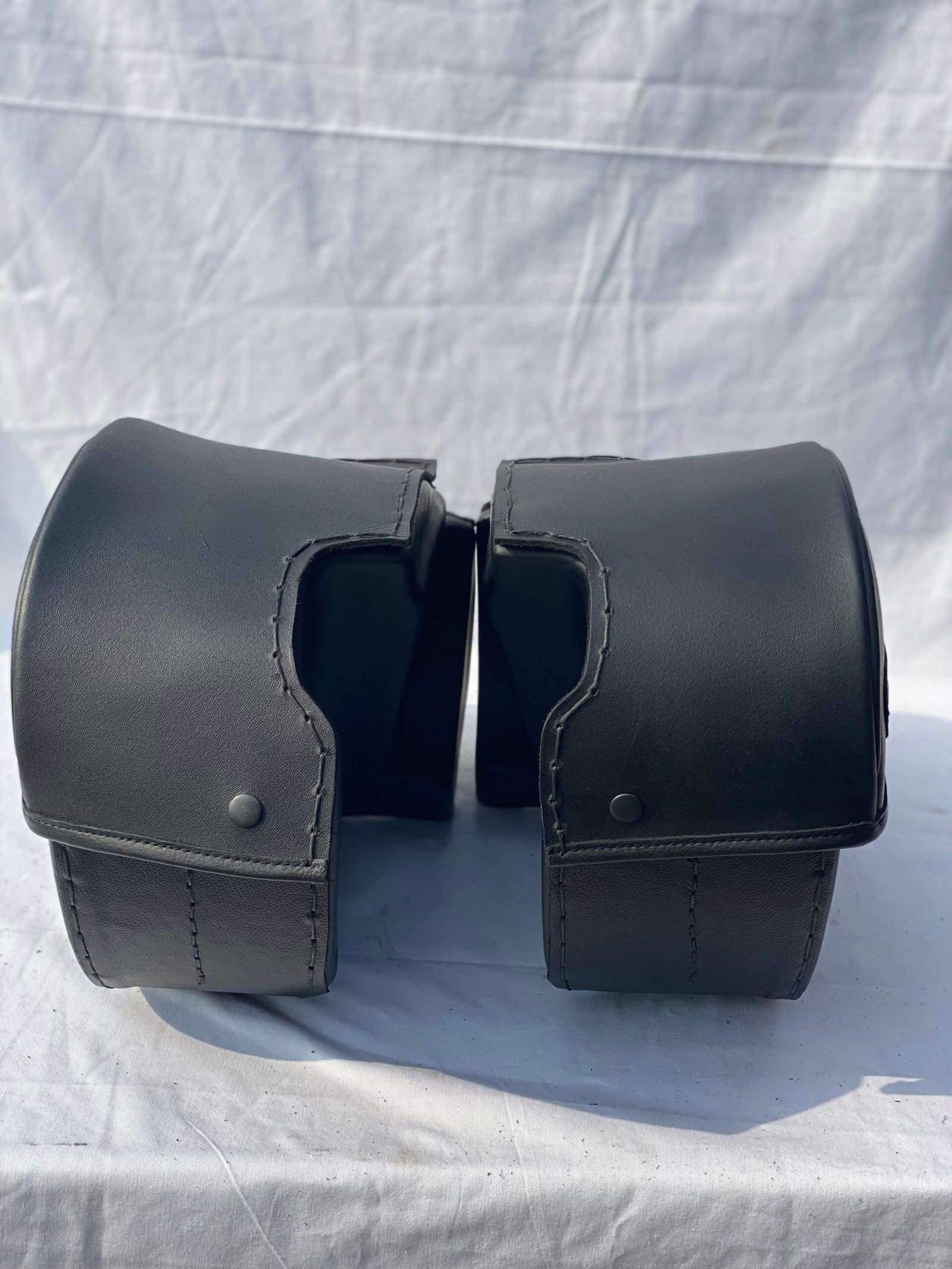 TD100F- Saddleline Harley-Davidson Dyna FXDC saddlebags with complete Hard Mount mounts. - Image 4