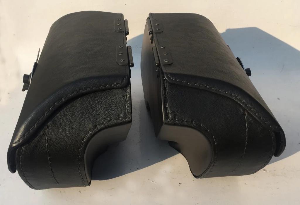 4122L- Saddleline Harley-Davidson Dyna Switchback FLD Saddlebags With Quick Detachable Mounts. - Image 5