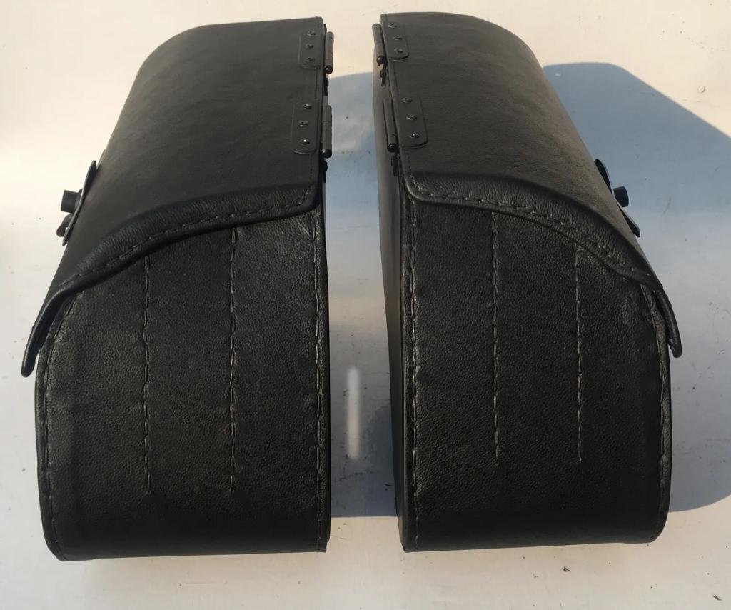 4122L- Saddleline Harley-Davidson Dyna Switchback FLD Saddlebags With Quick Detachable Mounts. - Image 6