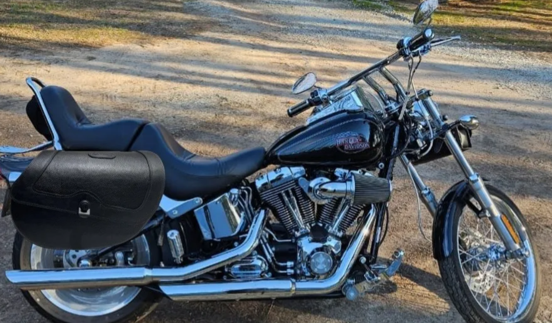 103LK-Saddleline Harley-Davidson Softail Standard FXST Saddlebags with Quick Disconnect Mounts. 2000 to 2008