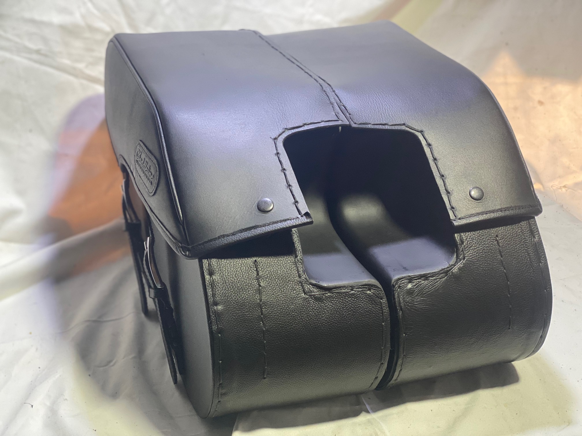 102L-Saddleline Harley-Davidson Softail Standard FXST and FXSTI Saddlebags with Quick Disconnect Mounts. 2000 T0 2008 - Image 9