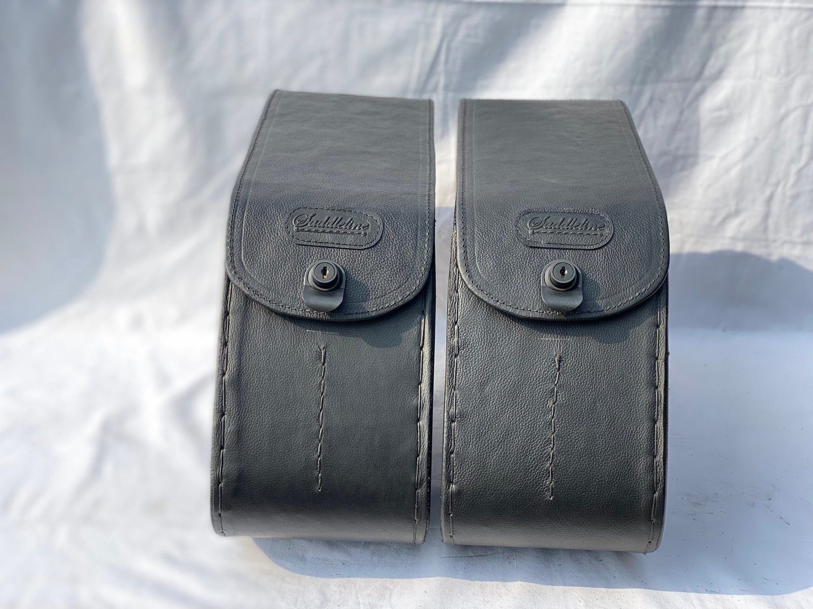 1034LK- Saddleline Harley-Davidson Dyna FatBob FXDF Saddlebags for With Quick Mounts. - Image 4