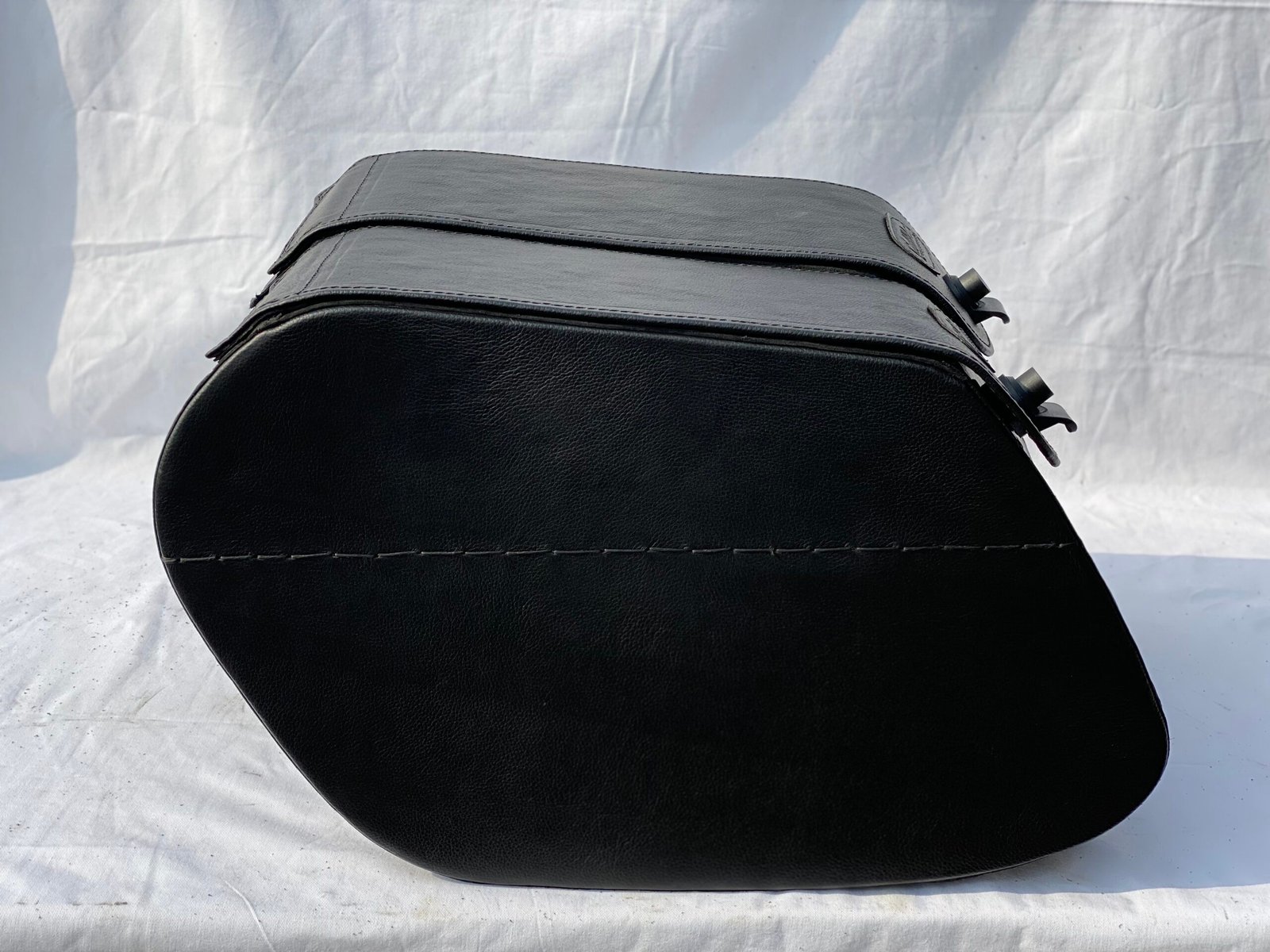 1034LK- Saddleline Harley-Davidson Dyna FatBob FXDF Saddlebags for With Quick Mounts. - Image 5