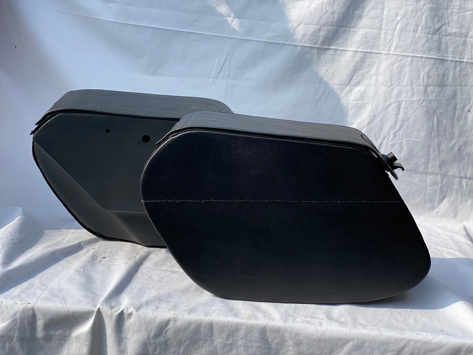 1034LK- Saddleline Harley-Davidson Dyna FatBob FXDF Saddlebags for With Quick Mounts. - Image 7