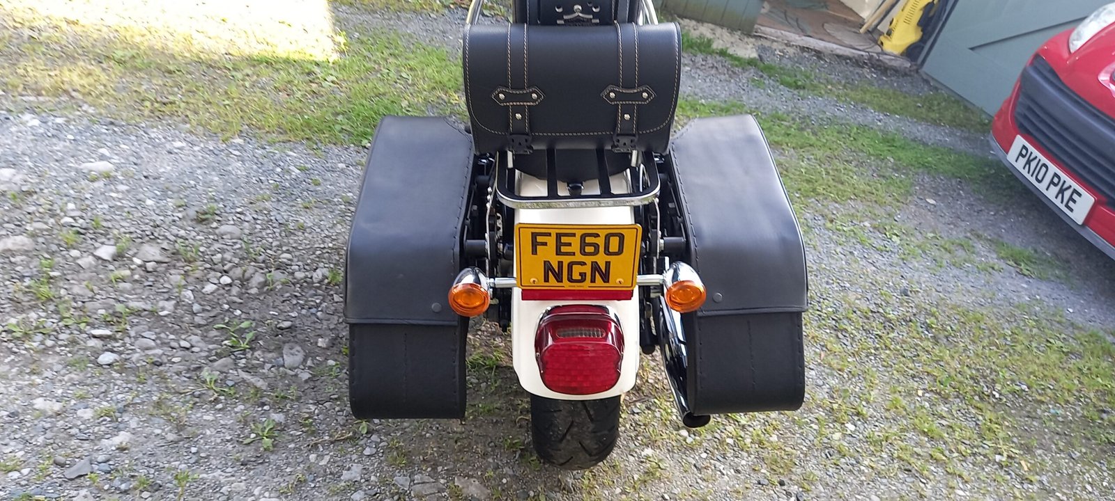 SP100F. Saddleline Harley-Davidson Sportster 883L 883C & 883R Saddlebags with Quick Disconnect Mounting - Image 9