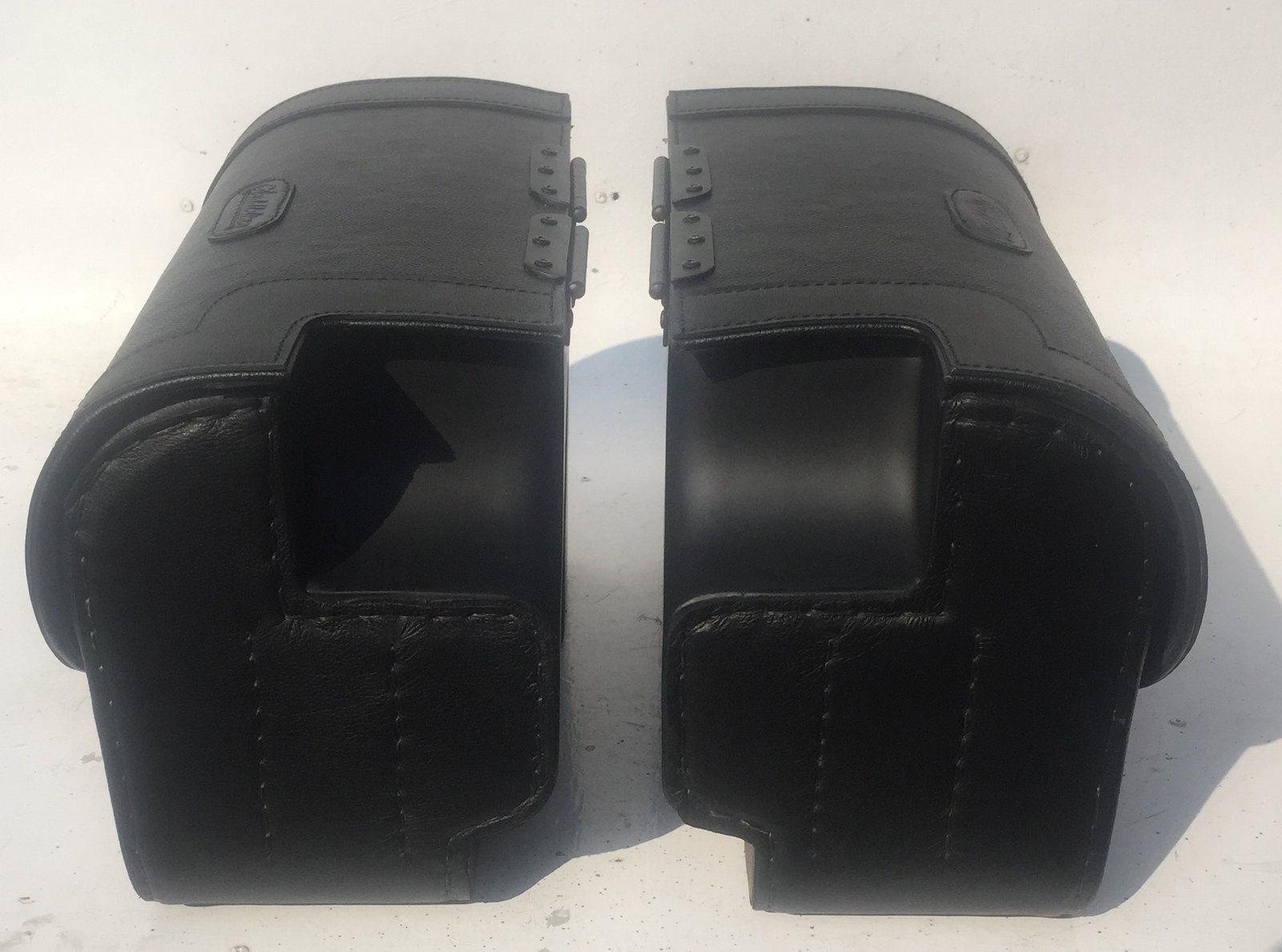 SP300L- Saddleline Harley Davidson Sportster Saddlebags For XL883C XL883R XL883L with Quick Disconnect Mounting. - Image 2