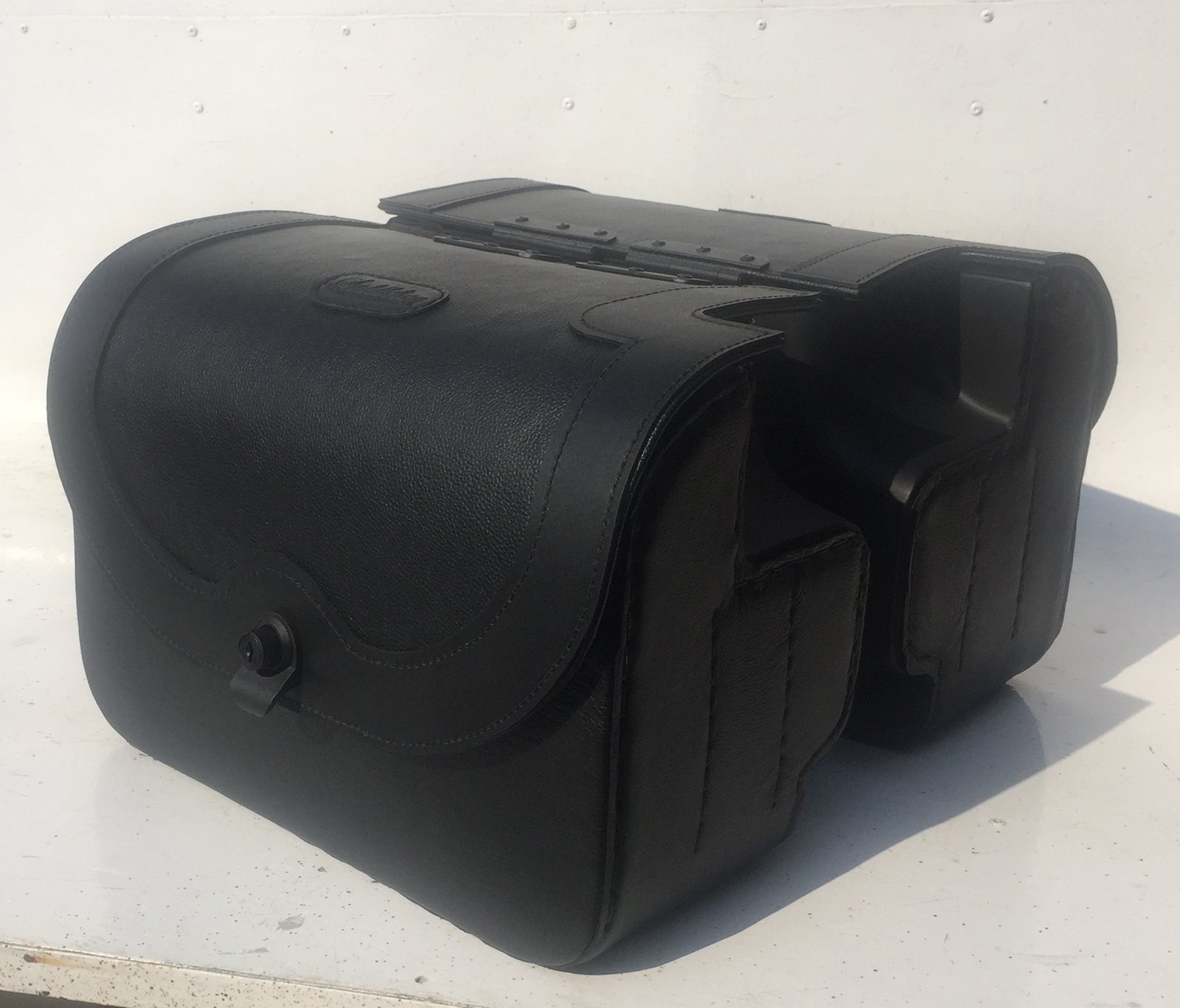 SP300L- Saddleline Harley Davidson Sportster Saddlebags For XL883C XL883R XL883L with Quick Disconnect Mounting. - Image 3