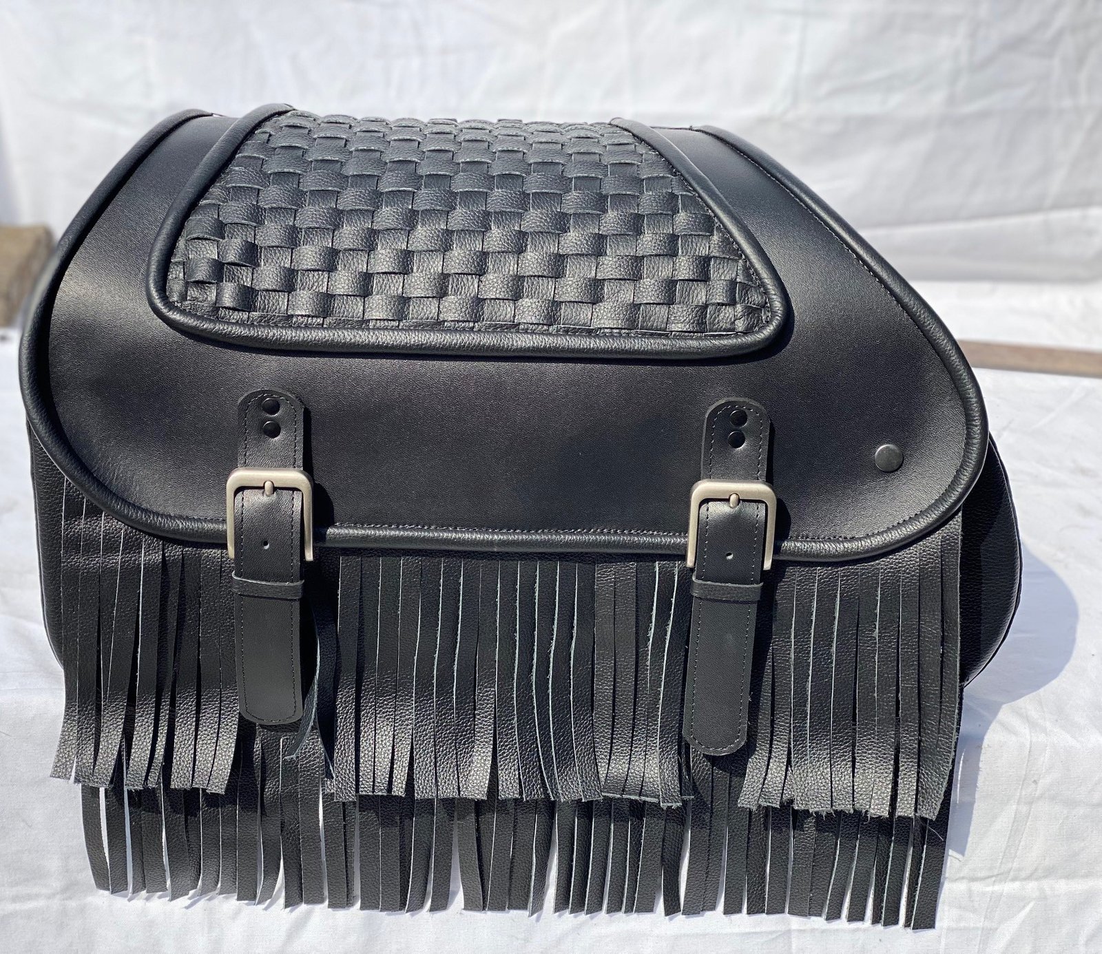429F2-Saddleline Harley-Davidson Softail Deluxe FLD & FLDE Saddlebags With Quick Mounting. - Image 2