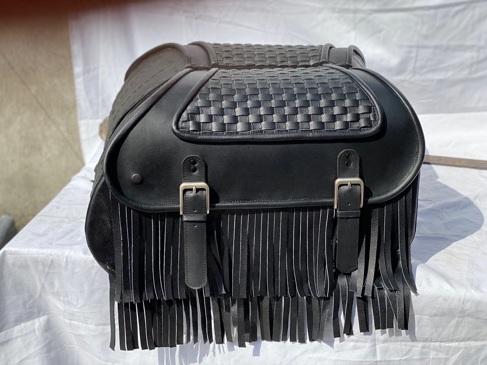 423F-FR- Saddleline Harley-Davidson Softail Deluxe FLSTN Saddlebags With Quick Detaching Mounting.