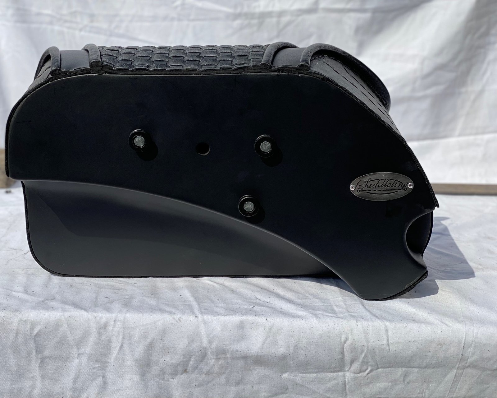 429F2-Saddleline Harley-Davidson Softail Deluxe FLD & FLDE Saddlebags With Quick Mounting. - Image 8