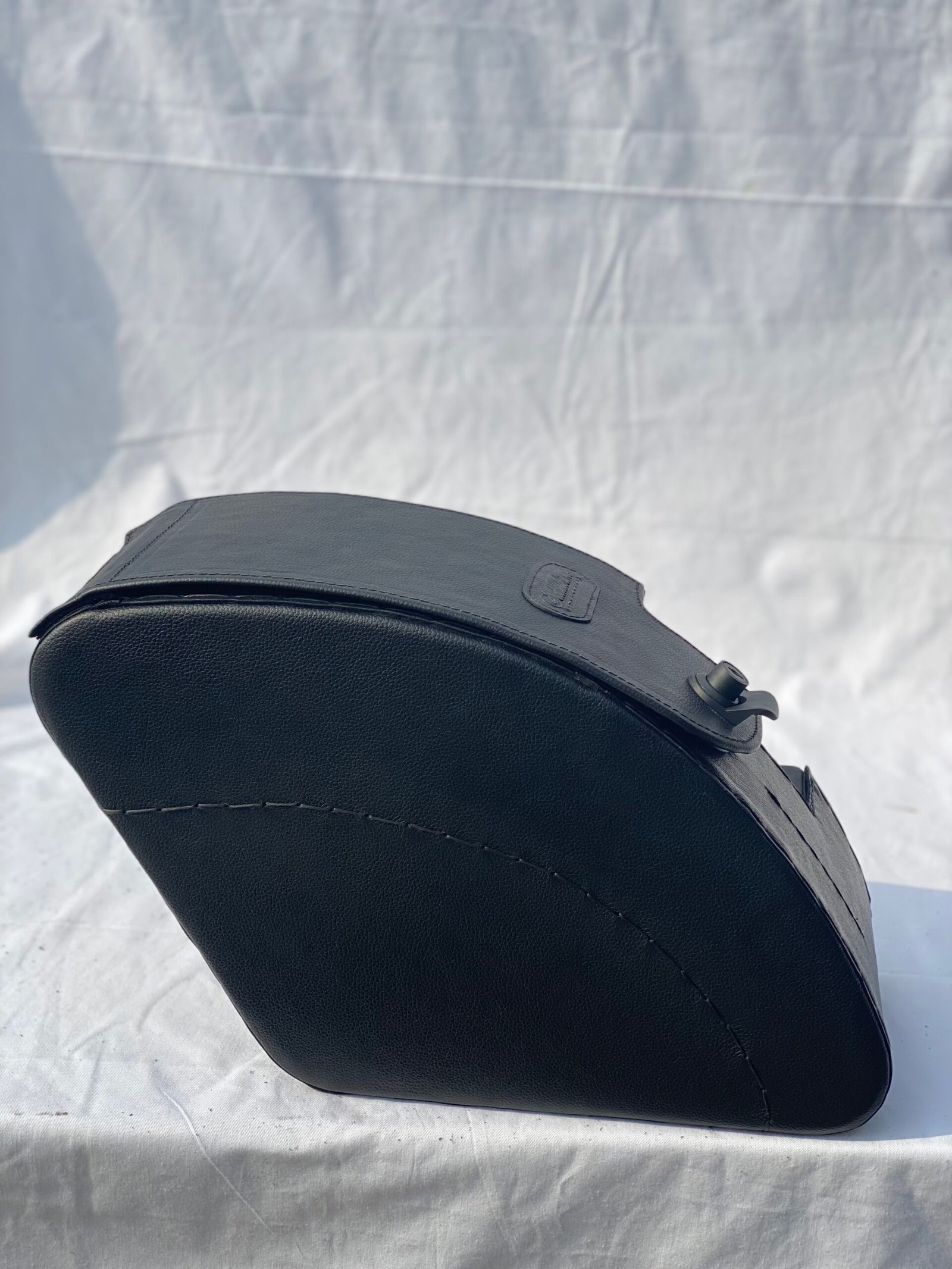 413F2B-Saddleline Harley_Davidson Softail Slim FLSL Saddlebags Locking With Quick Detach Mounts. (Years 2018 Onwards) - Image 7