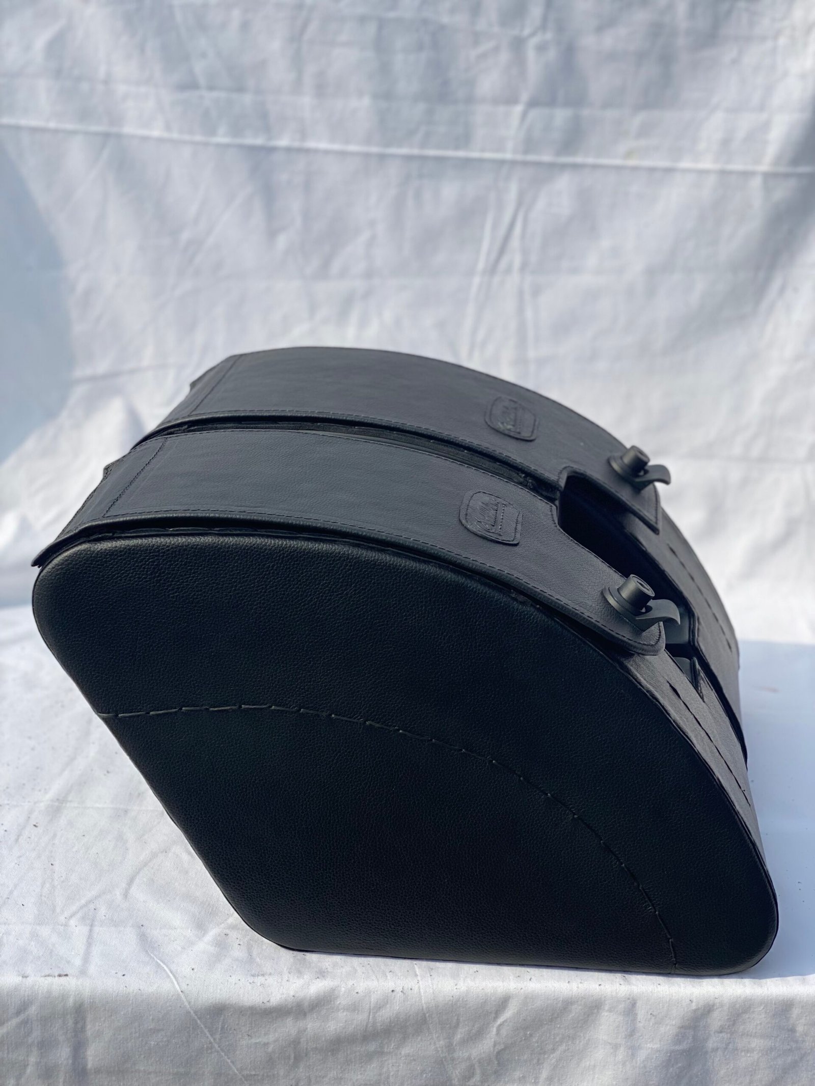 413F2B-Saddleline Harley_Davidson Softail Slim FLSL Saddlebags Locking With Quick Detach Mounts. (Years 2018 Onwards) - Image 6