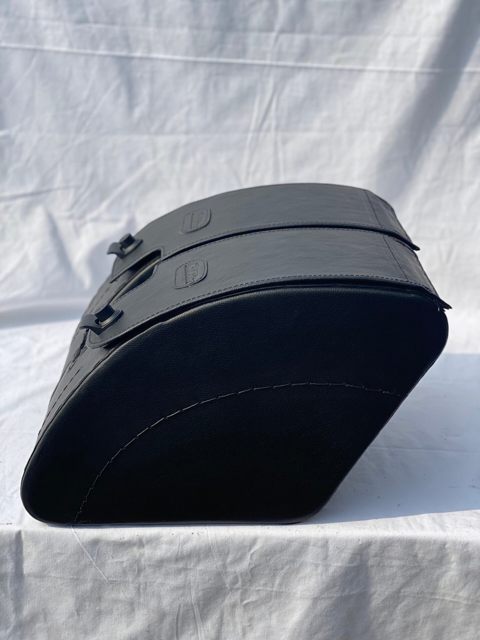 413F2B-Saddleline Harley_Davidson Softail Slim FLSL Saddlebags Locking With Quick Detach Mounts. (Years 2018 Onwards) - Image 4