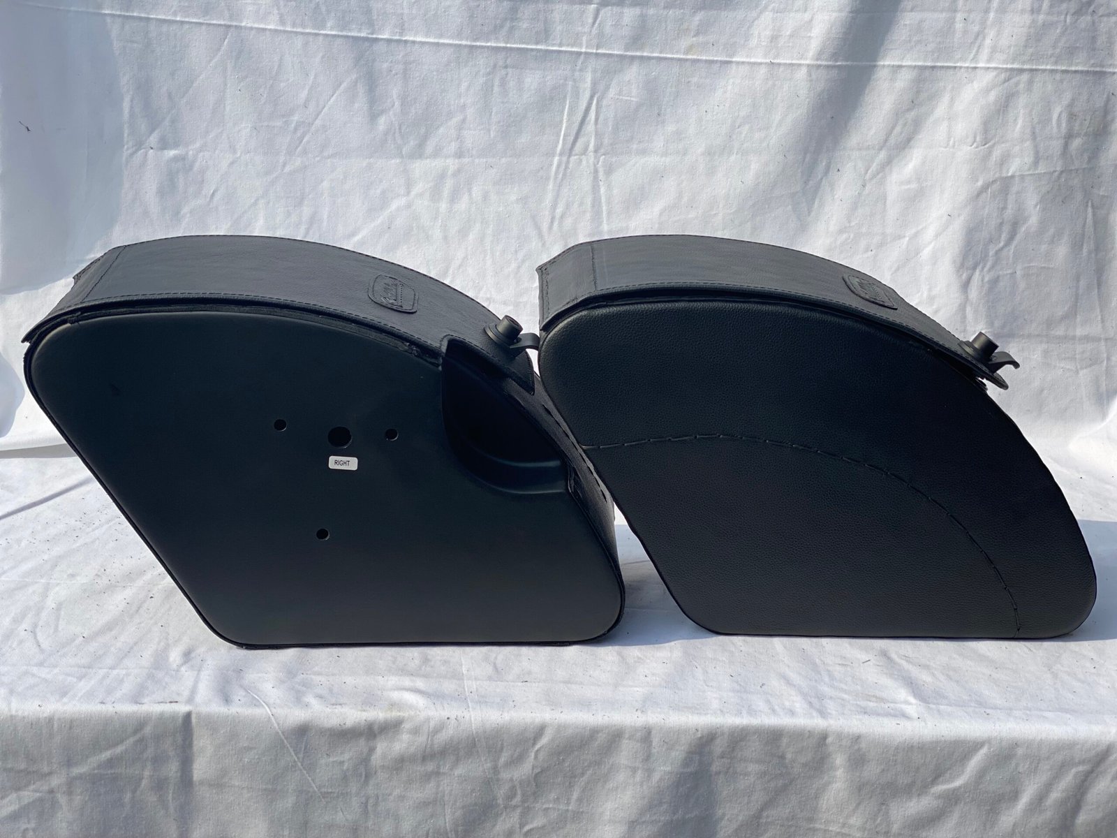 413F2B-Saddleline Harley_Davidson Softail Slim FLSL Saddlebags Locking With Quick Detach Mounts. (Years 2018 Onwards) - Image 2