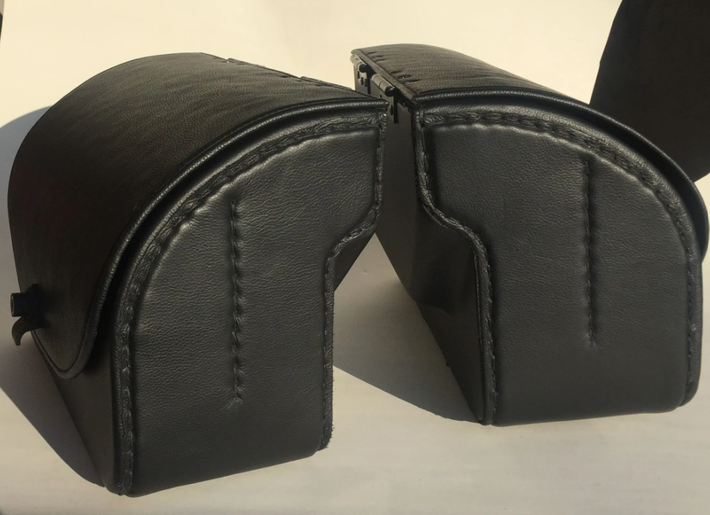 518L- Saddleline Indian Chief Bobber Dark Horse Saddlebags in Leather & Hard Body With Quick detach mounting Brackets. - Image 6
