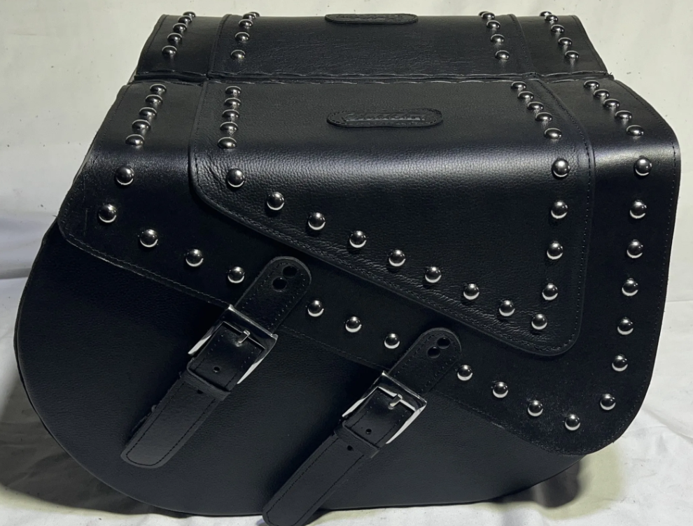500ST-Saddleline Indian Chief Dark Horse Saddlebags in Leather & Hard Body With Quick detach mounting Brackets. - Image 3