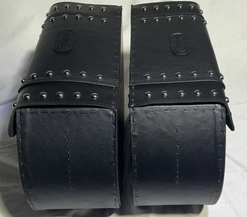 500ST-Saddleline Indian Chief Dark Horse Saddlebags in Leather & Hard Body With Quick detach mounting Brackets. - Image 6