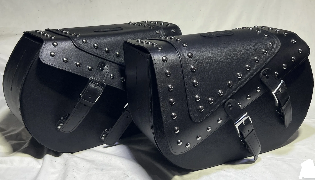 500ST-Saddleline Indian Chief Dark Horse Saddlebags in Leather & Hard Body With Quick detach mounting Brackets. - Image 7