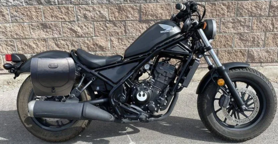 1222L- Saddleline Honda Rebel 500 and 1100 Saddlebags With Complete Quick Detachable Mounting Hardware.