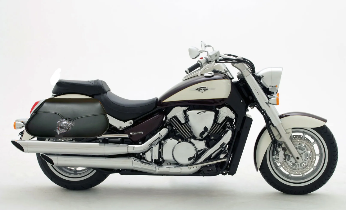 108. VL-100 SUZUKI BOULEVARD C1800R