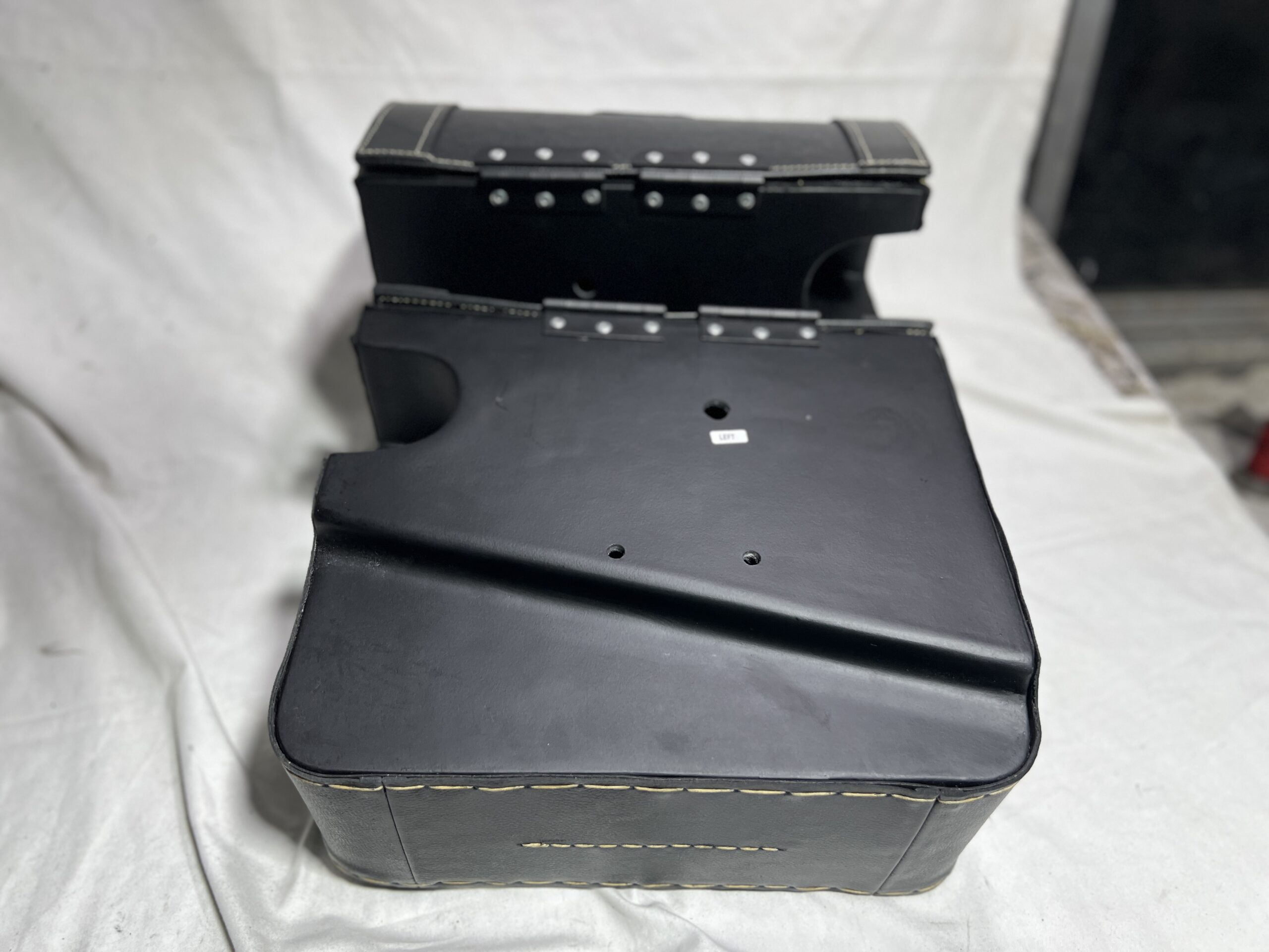 400L-CUSTOM- Saddleline Harley-Davidson Softail Fat Bob FXFB FXFBS Saddlebags with Quick Mounts & Handle Bar tool bag - Image 8