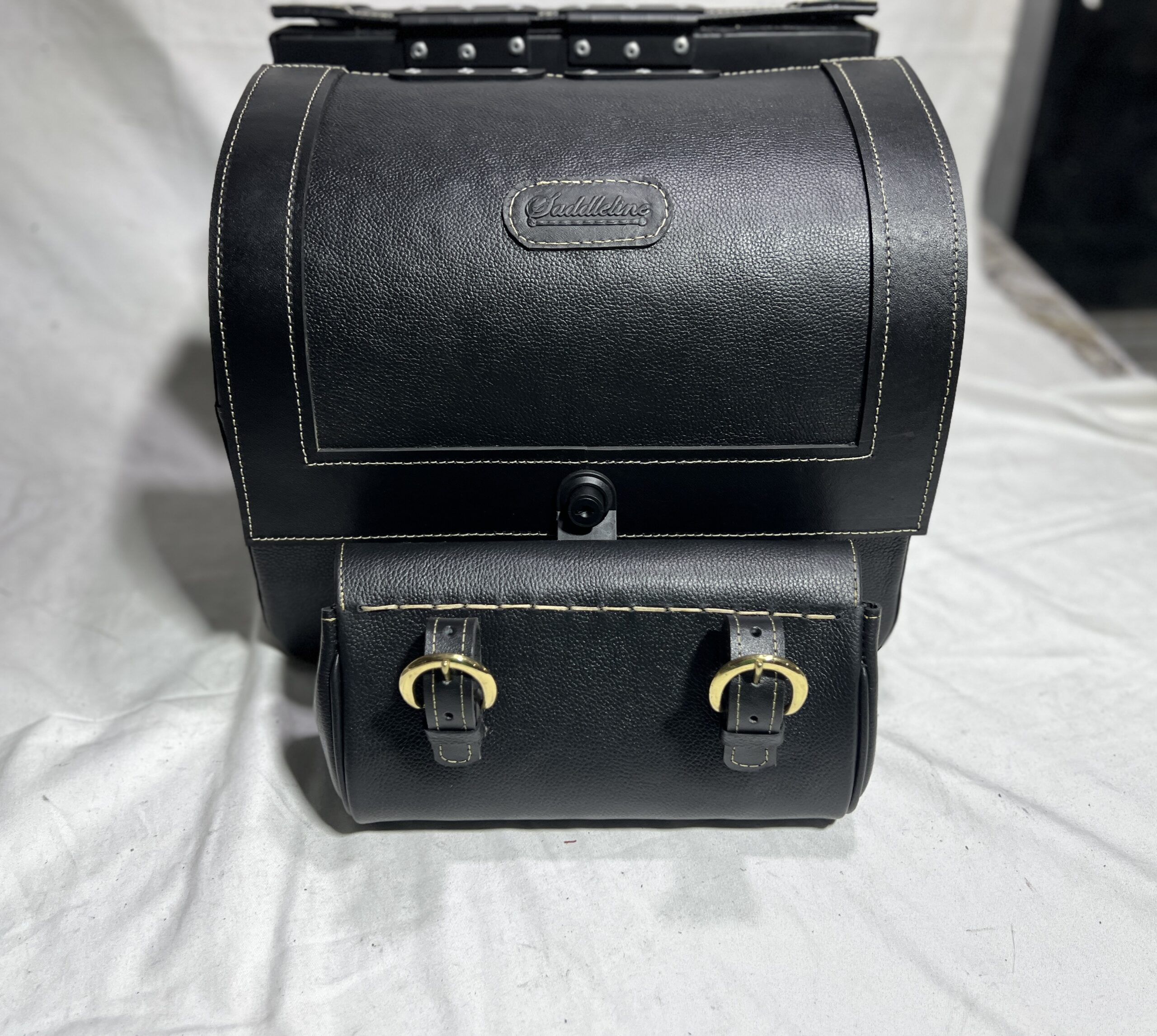 400L-CUSTOM- Saddleline Harley-Davidson Softail Fat Bob FXFB FXFBS Saddlebags with Quick Mounts & Handle Bar tool bag - Image 2
