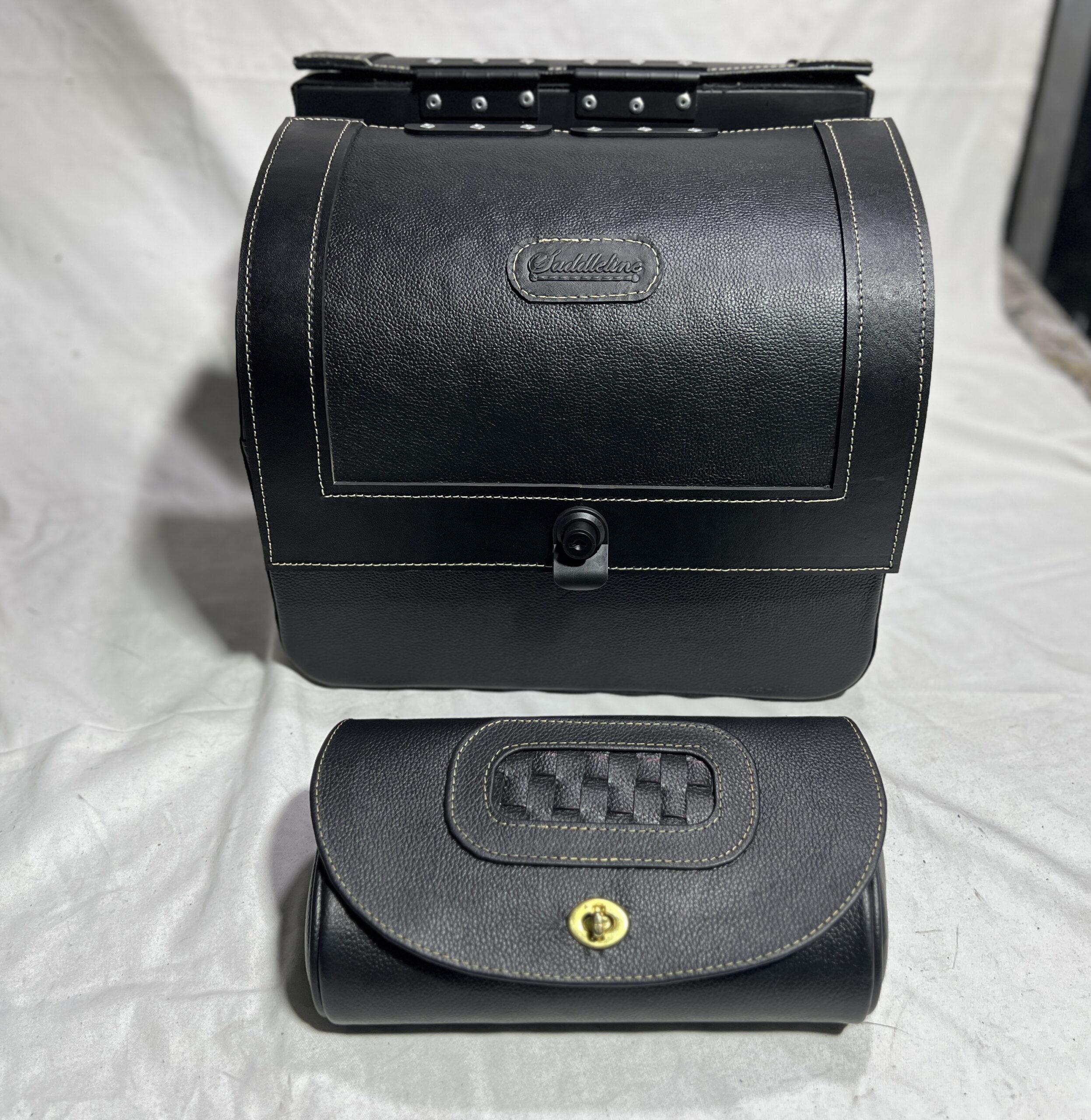 400L-CUSTOM- Saddleline Harley-Davidson Softail Fat Bob FXFB FXFBS Saddlebags with Quick Mounts & Handle Bar tool bag - Image 3