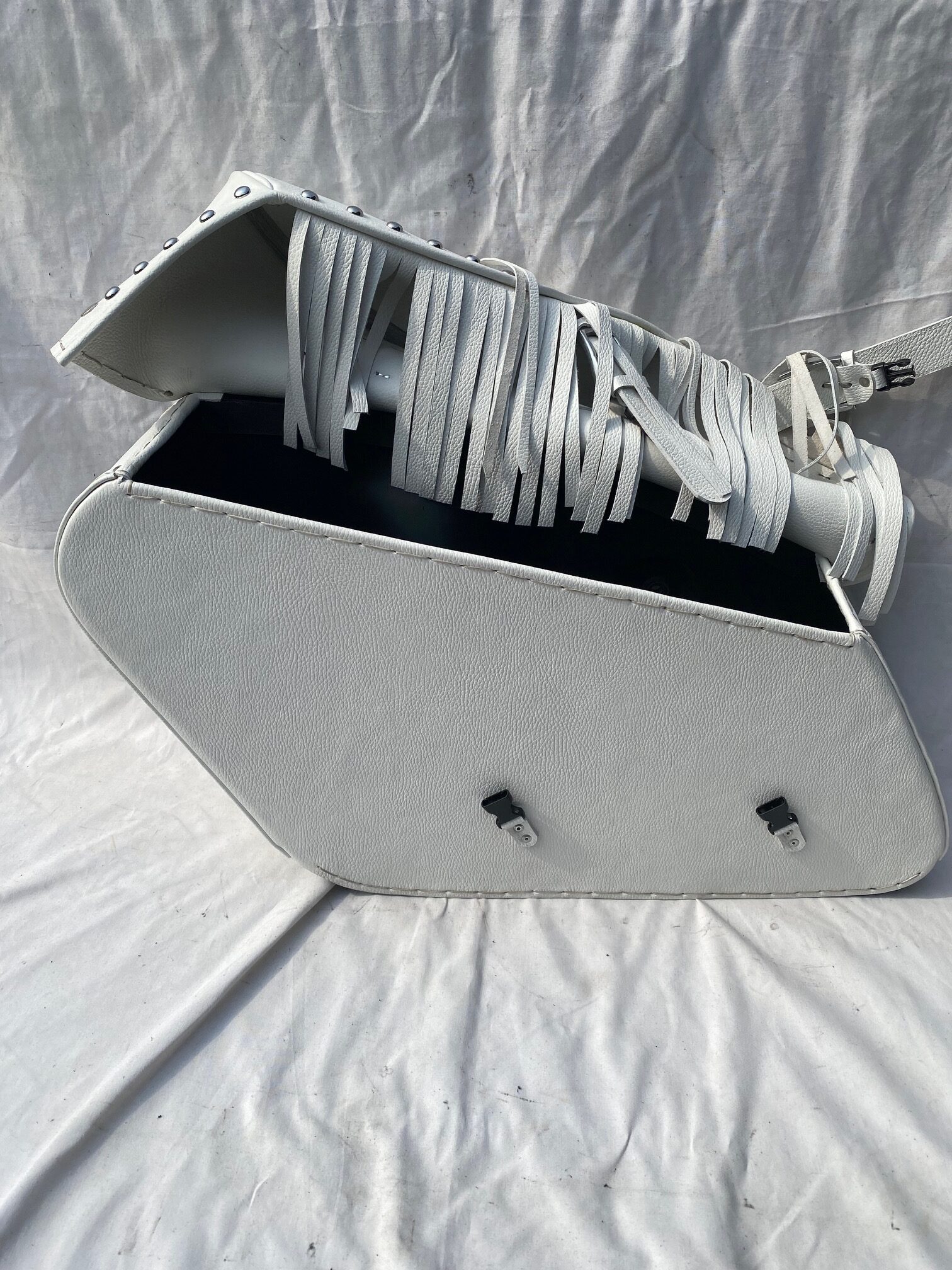 1001FWT- Saddleline Harley Davidson Saddle Bag for Road King, Road King Classic, Road Glide & Street Glide (Custom) - Image 4